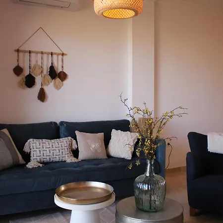 Renovated Penthouse Oasis With Sea & Mountain Views Apartment *
